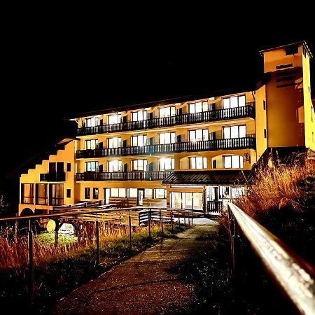 Hotel Le Piolet Saint-Martin-de-Belleville Luaran gambar